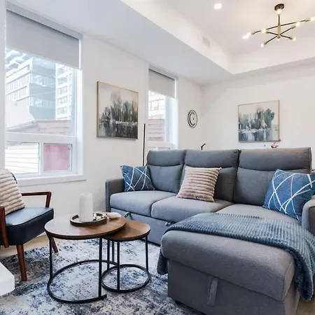 Luxury Suite W Patio Prime Location Toronto